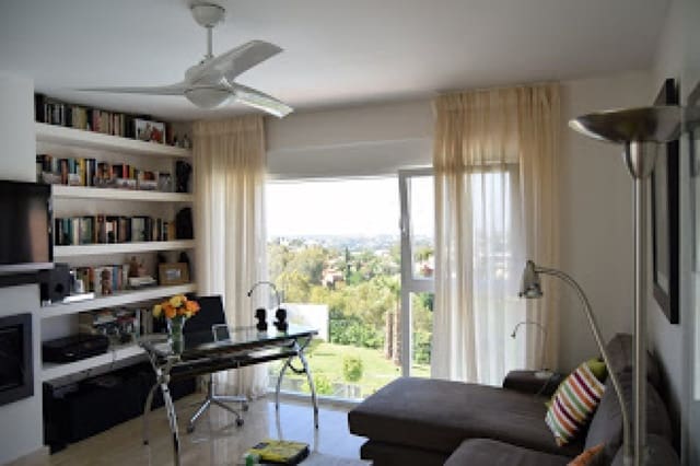 4 sypialnia Willa na sprzedaż w Marbella z basenem - 1 925 000 € (Ref: 9404789)