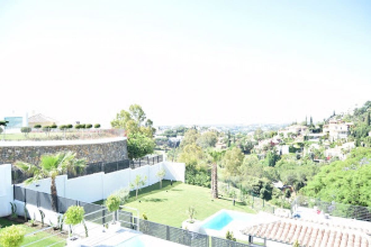 4 sypialnia Willa na sprzedaż w Marbella z basenem - 1 925 000 € (Ref: 9404789)