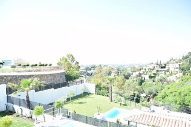 4 sypialnia Willa na sprzedaż w Marbella z basenem - 1 925 000 € (Ref: 9404789)