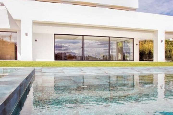 5 sovrum Villa till salu i Mijas Costa med pool garage - 2 550 000 € (Ref: 9404794)