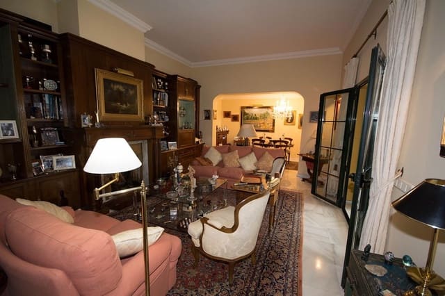 3 quarto Moradia para venda em Marbella com piscina - 775 000 € (Ref: 9404797)