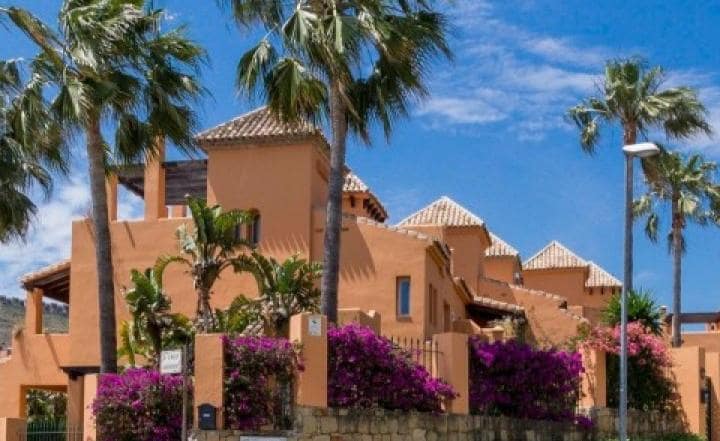 3 chambre Maison de Ville à vendre à Marbella avec piscine - 340 000 € (Ref: 9404811)