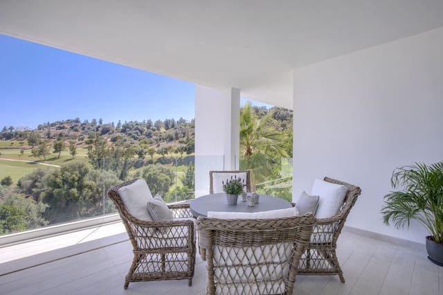 Apartamento de 2 habitaciones en Benahavís en venta con piscina garaje - 445.000 € (Ref: 9404819)