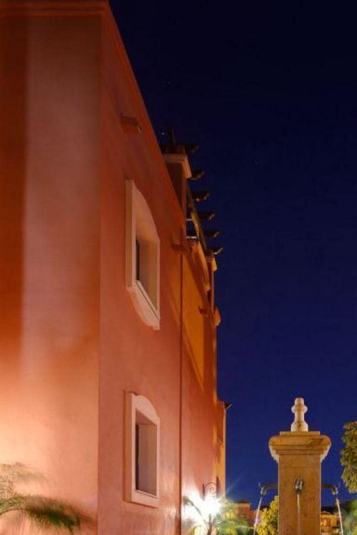 2 soverom Penthouse til salgs i Puerto Banus med svømmebasseng garasje - € 549 500 (Ref: 9404821)