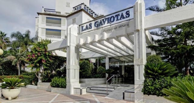 3 makuuhuone Huoneisto myytävänä paikassa Puerto Banus, Marbella mukana uima-altaan 
autotalli - 1 375 000 € (Ref: 9404836)