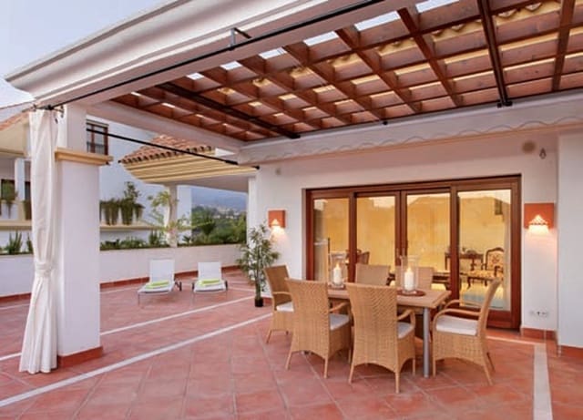 4 sypialnia Apartament na sprzedaż w Golden Mile, Marbella z basenem garażem - 1 550 000 € (Ref: 9404902)