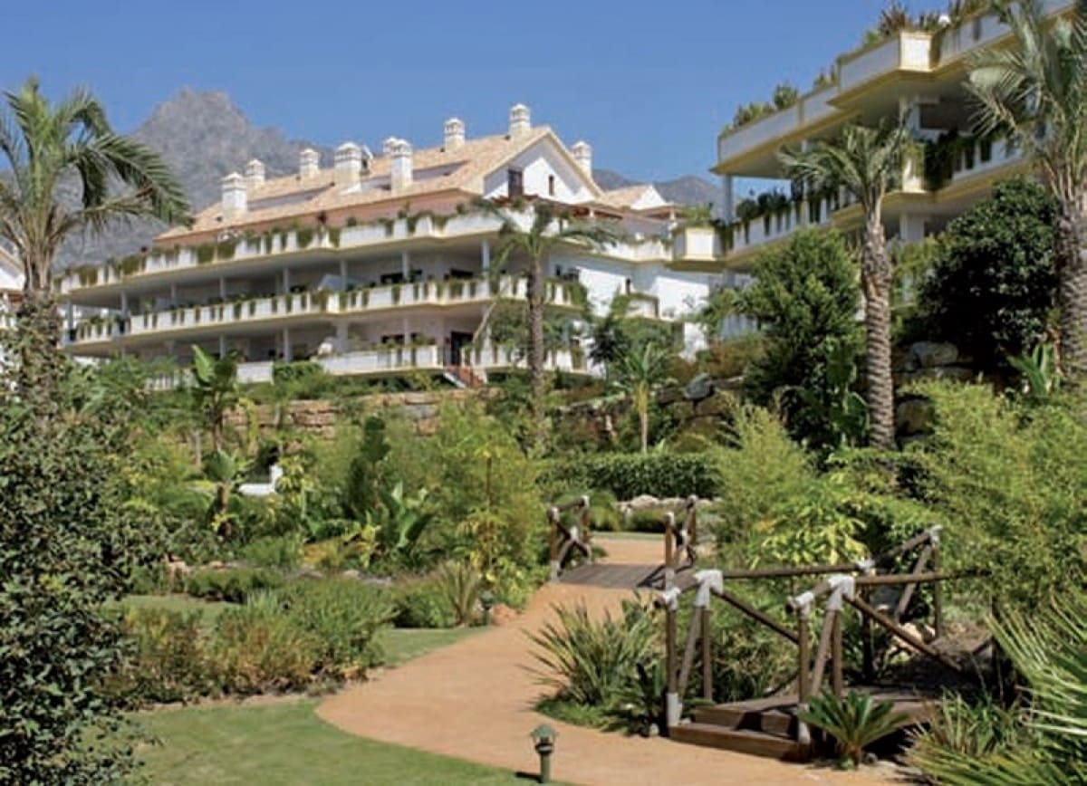 4 bedroom Apartment for sale in Golden Mile with pool garage - € 1,550,000 (Ref: 9404902)