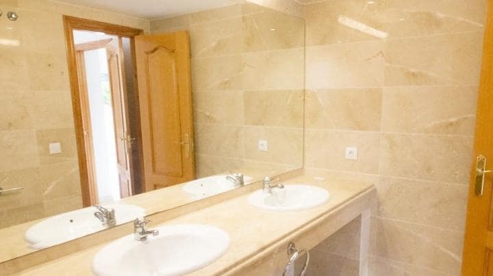 4 camera da letto Casa in vendita in Marbella con piscina garage - 395.000 € (Rif: 9404935)