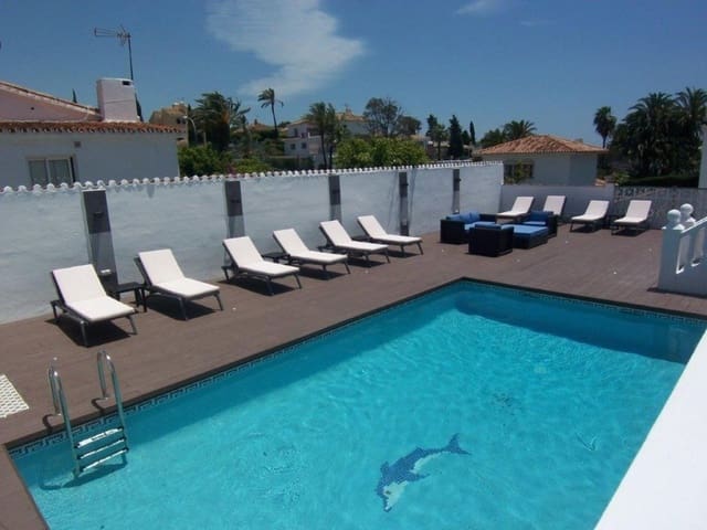 5 sypialnia Willa na sprzedaż w Marbella z basenem garażem - 999 000 € (Ref: 9404947)