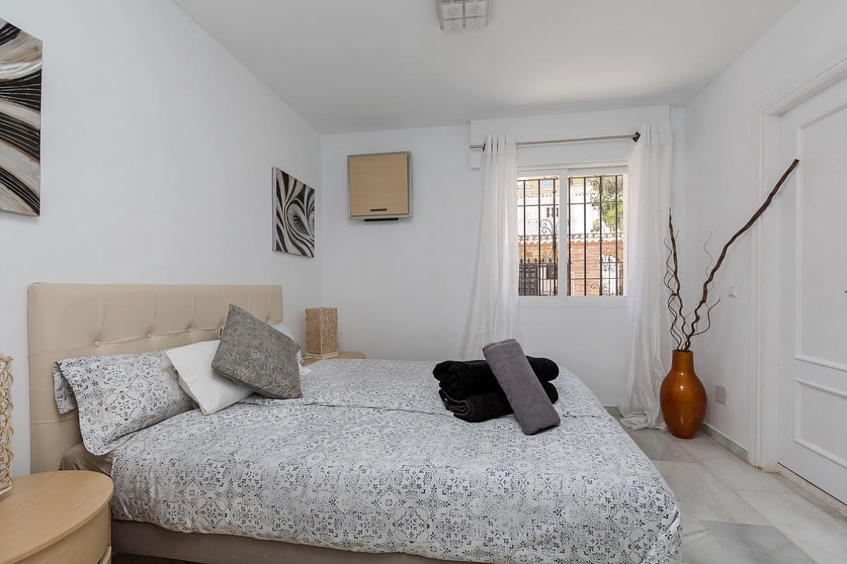 5 quarto Moradia para venda em Marbella com piscina garagem - 999 000 € (Ref: 9404947)