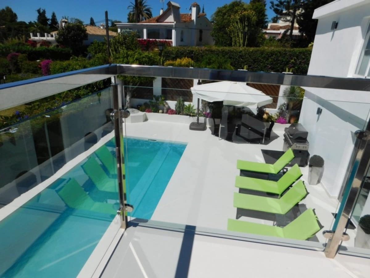 4 sypialnia Willa na sprzedaż w Marbella z basenem garażem - 1 295 000 € (Ref: 9404953)