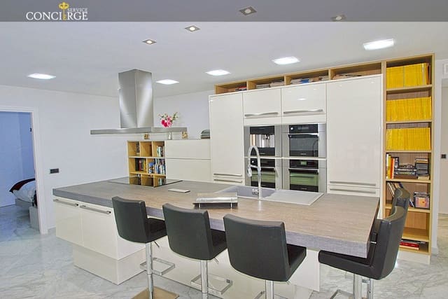 3 soverom Leilighet til salgs i Puerto Banus, Marbella med svømmebasseng garasje - € 1 250 000 (Ref: 9404965)