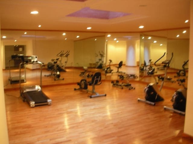 3 bedroom Apartment for sale in Guadalmansa, Estepona with pool garage - € 410,000 (Ref: 9404968)