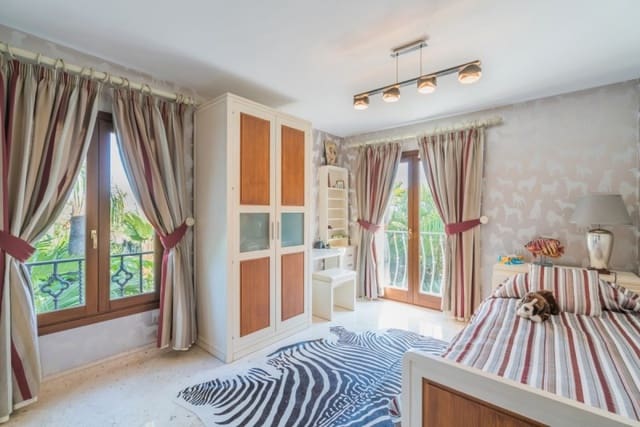 6 soveværelse Villa til salg i Golden Mile, Marbella med swimmingpool garage - € 2.890.000 (Ref: 9404990)