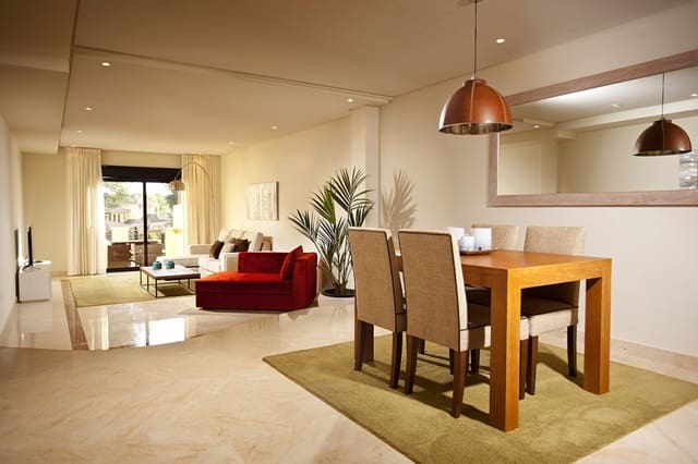 2 soveværelse Lejlighed til salg i Puerto Banus, Marbella med swimmingpool garage - € 792.870 (Ref: 9405002)