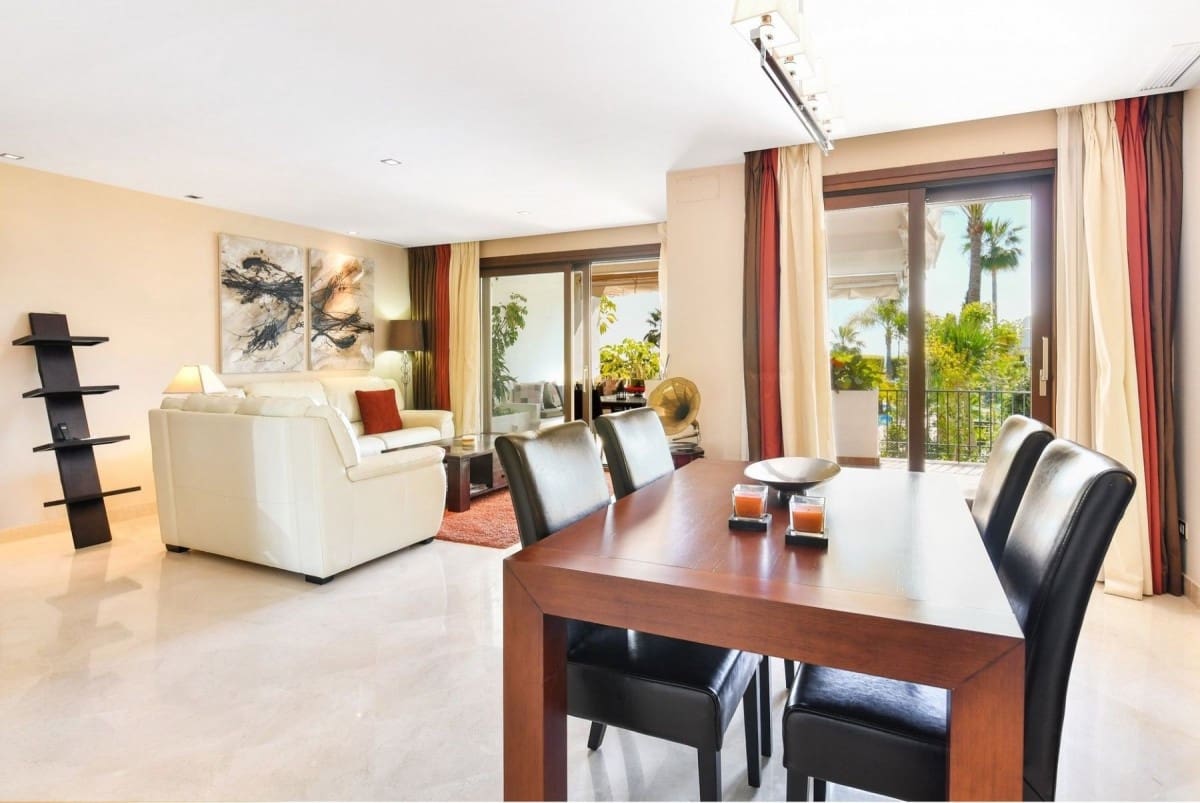 3 soverom Hus til salgs i Benahavis med svømmebasseng garasje - € 590 000 (Ref: 9405011)