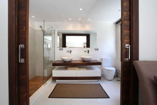 4 quarto Moradia para venda em Marbella com piscina garagem - 1 995 000 € (Ref: 9405033)