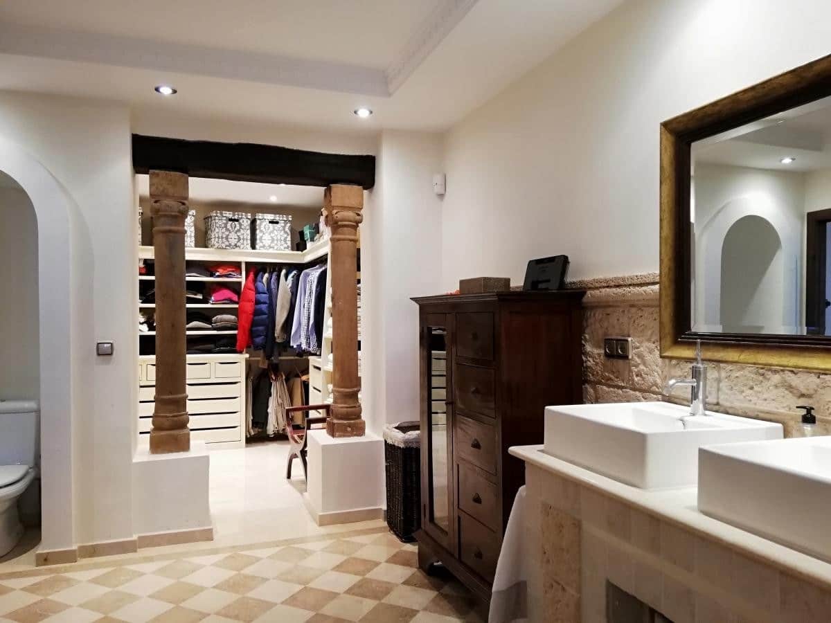 5 soverom Villa til salgs i Benalmadena med svømmebasseng garasje - € 1 380 000 (Ref: 9405047)