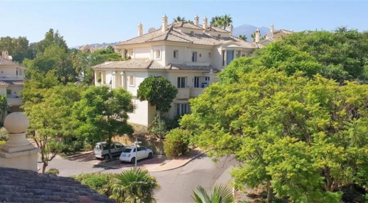 2 soverom Penthouse til salgs i Marbella med svømmebasseng garasje - € 495 000 (Ref: 9405093)