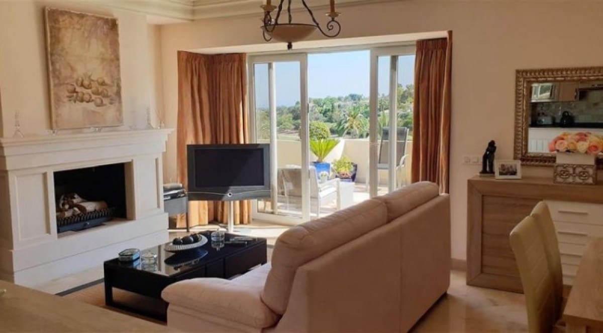 2 soverom Penthouse til salgs i Marbella med svømmebasseng garasje - € 495 000 (Ref: 9405093)