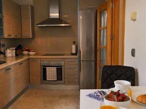 4 makuuhuone Omakotitalo myytävänä paikassa Benahavis mukana uima-altaan 
autotalli - 595 000 € (Ref: 9405126)