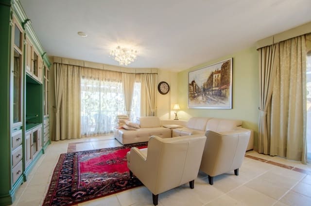 3 bedroom Penthouse for sale in Benahavís with pool garage - € 459,000 (Ref: 9405128)