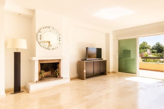 3 bedroom Penthouse for sale in San Pedro de Alcantara, Marbella with pool garage - € 349,000 (Ref: 9405155)