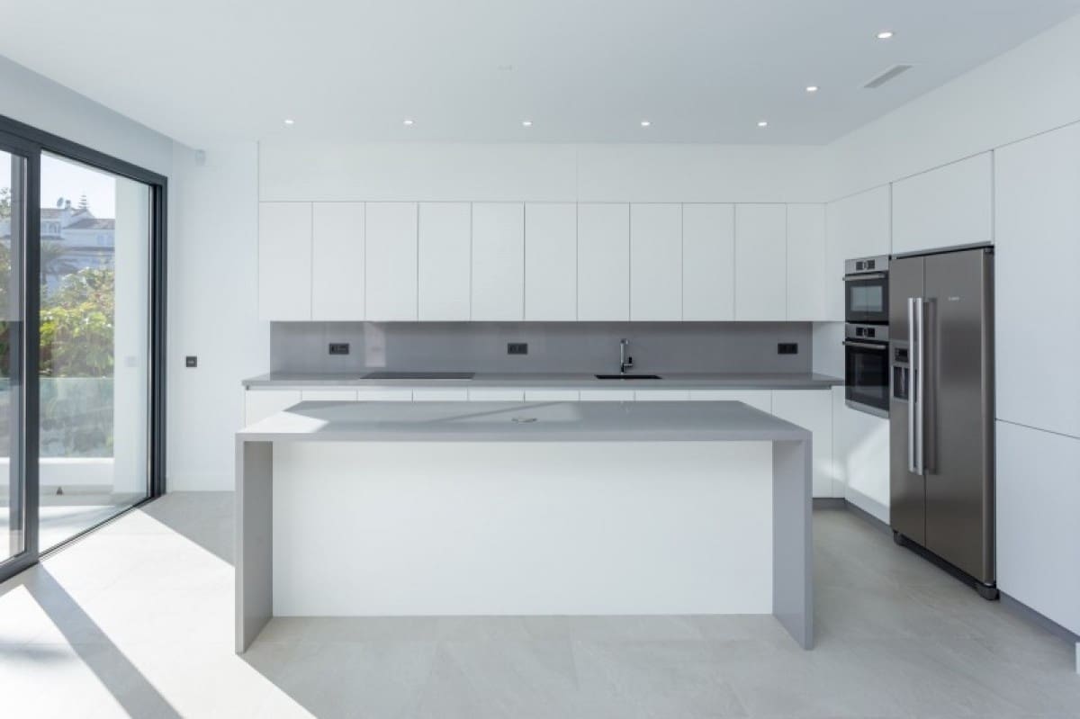 5 sypialnia Willa na sprzedaż w Marbella z basenem - 2 650 000 € (Ref: 9405159)