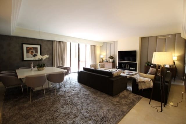 3 soverom Penthouse til salgs i Marbella med svømmebasseng garasje - € 1 250 000 (Ref: 9405168)