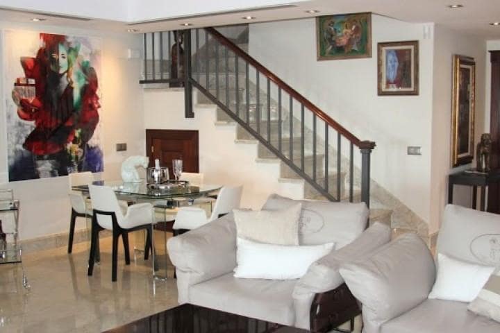 3 soverom Penthouse til salgs i Marbella med svømmebasseng garasje - € 2 250 000 (Ref: 9405173)