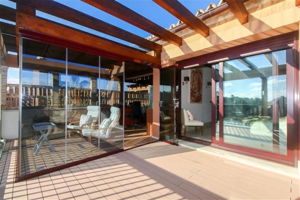 3 soverom Penthouse til salgs i Marbella med svømmebasseng garasje - € 2 250 000 (Ref: 9405173)