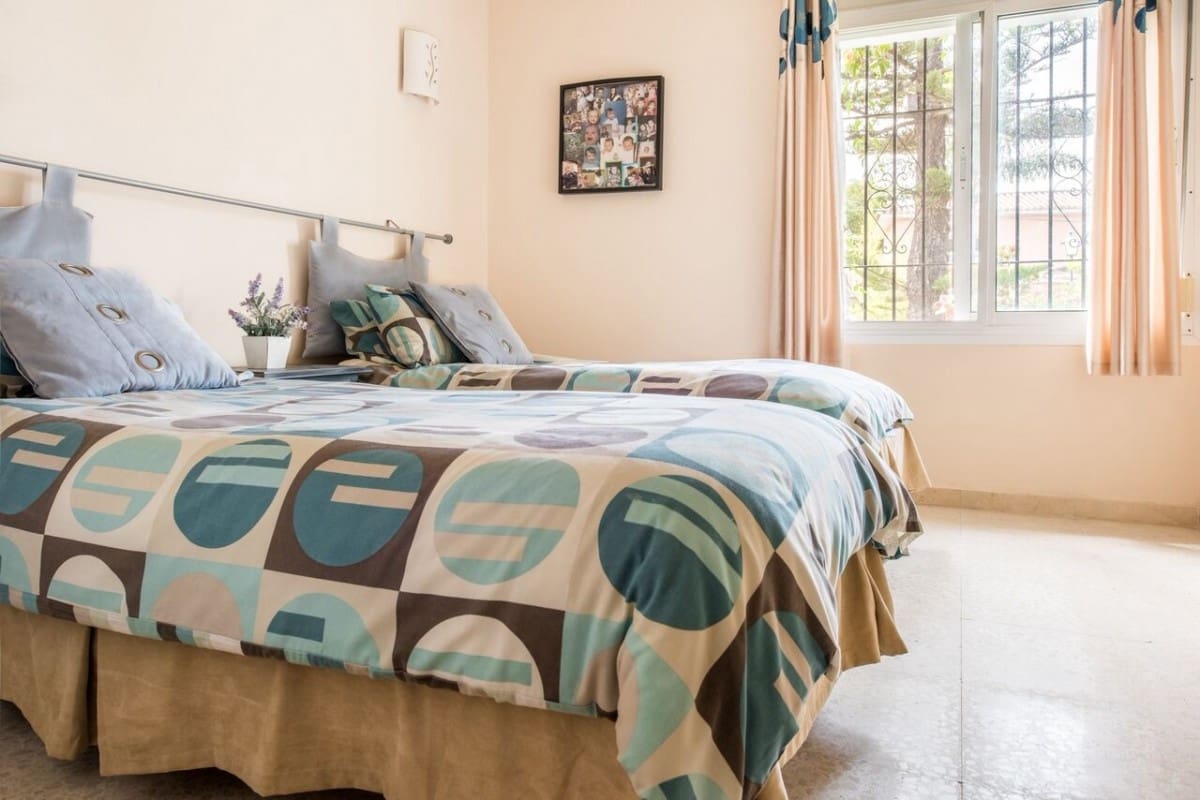 4 soveværelse Villa til salg i Estepona med swimmingpool - € 550.000 (Ref: 9405188)