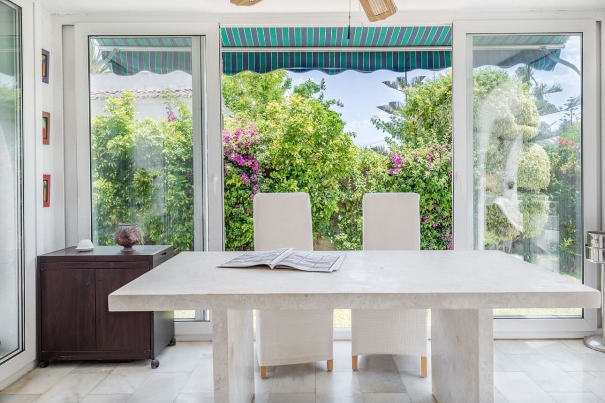 4 soveværelse Villa til salg i Estepona med swimmingpool - € 550.000 (Ref: 9405188)