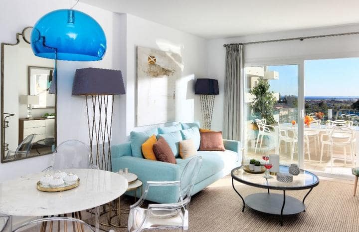 3 sypialnia Apartament na sprzedaż w Nueva Andalucia z basenem garażem - 320 000 € (Ref: 9405198)