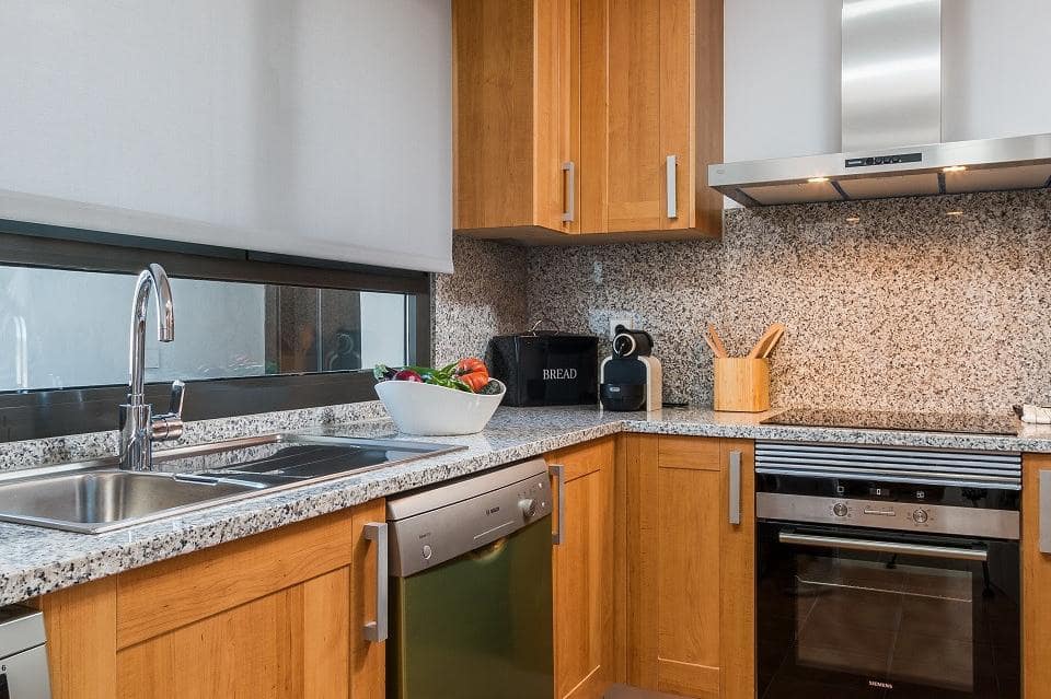 1 chambre Penthouse à vendre à Estepona avec piscine garage - 218 000 € (Ref: 9405203)