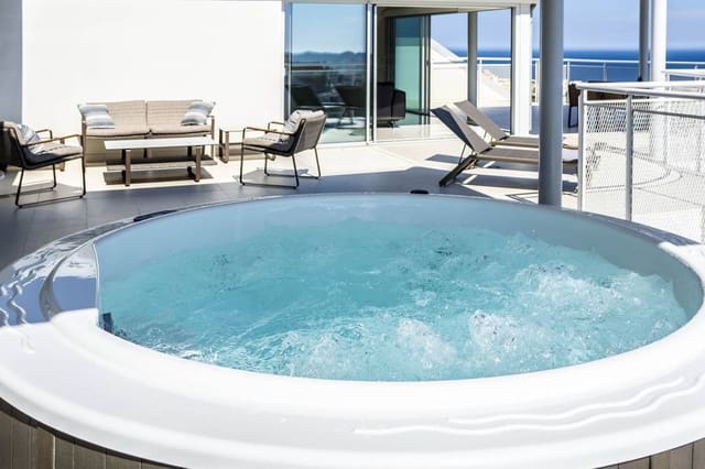 3 slaapkamer Penthouse te koop in Benalmádena met zwembad garage - € 2.000.000 (Ref: 9405213)