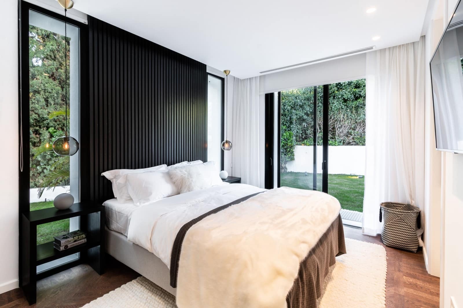 5 sypialnia Willa na sprzedaż w Nueva Andalucia z basenem garażem - 3 995 000 € (Ref: 9405216)