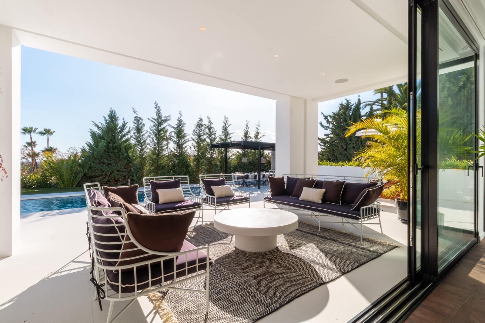 5 sypialnia Willa na sprzedaż w Nueva Andalucia z basenem garażem - 3 995 000 € (Ref: 9405216)