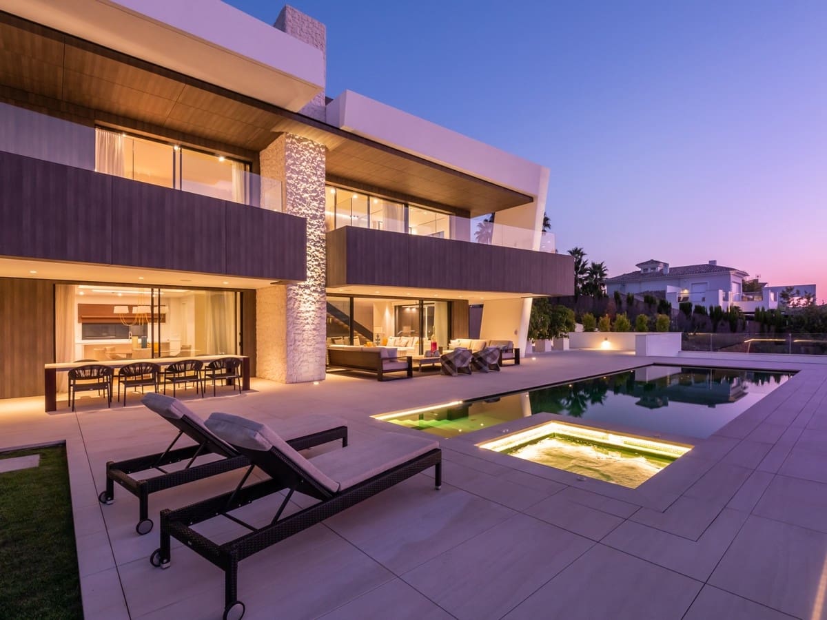 5 sovrum Villa till salu i Nueva Andalucia med pool garage - 3 500 000 € (Ref: 9405222)