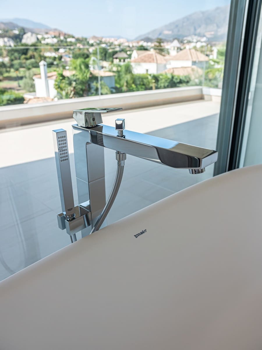 5 sovrum Villa till salu i Nueva Andalucia med pool garage - 3 500 000 € (Ref: 9405222)