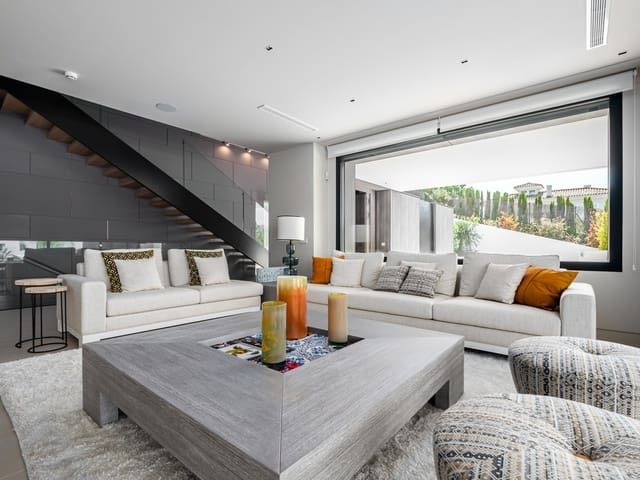 5 sovrum Villa till salu i Nueva Andalucia, Marbella med pool garage - 3 500 000 € (Ref: 9405222)