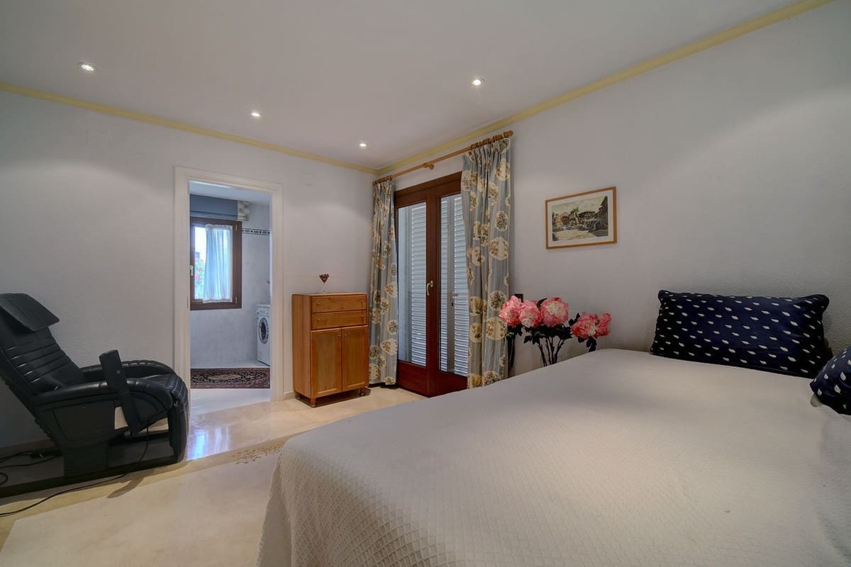 Chalet de 5 habitaciones en Estepona en venta con piscina garaje - 2.250.000 € (Ref: 9405245)