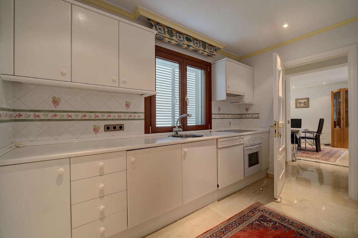 Chalet de 5 habitaciones en Estepona en venta con piscina garaje - 2.250.000 € (Ref: 9405245)