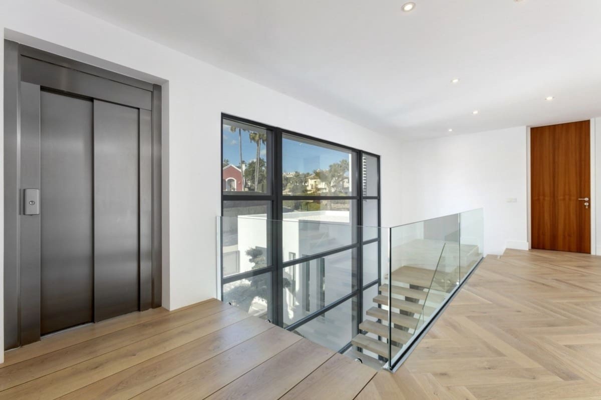 4 soveværelse Villa til salg i El Paraiso med swimmingpool garage - € 3.650.000 (Ref: 9405274)