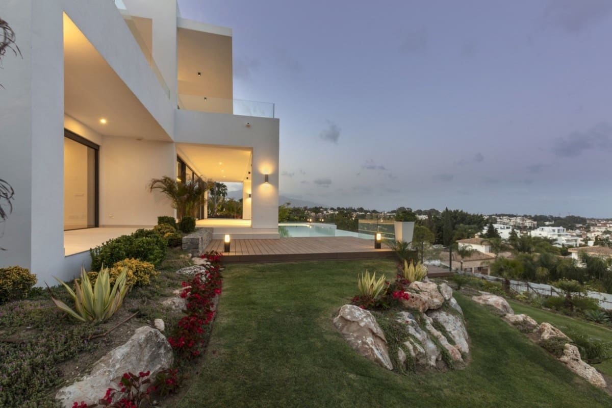 4 soveværelse Villa til salg i El Paraiso med swimmingpool garage - € 3.650.000 (Ref: 9405274)