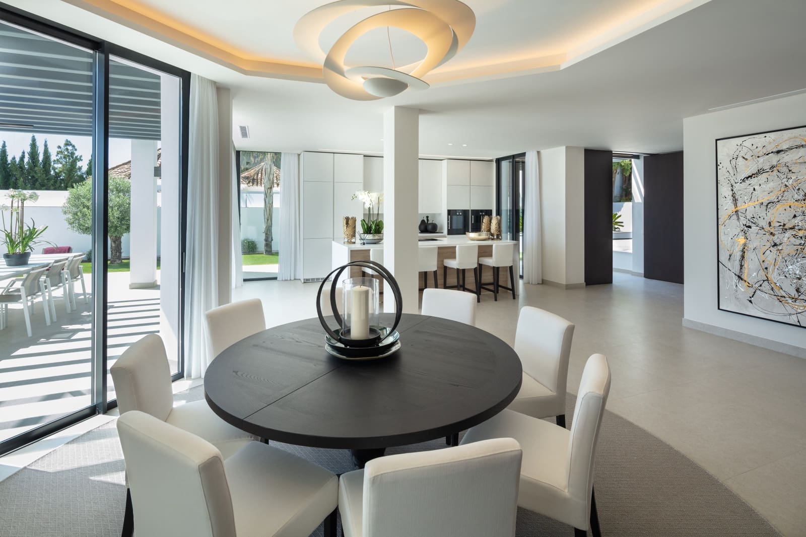 5 bedroom Villa for sale in Marbella with pool garage - € 3,950,000 (Ref: 9405305)