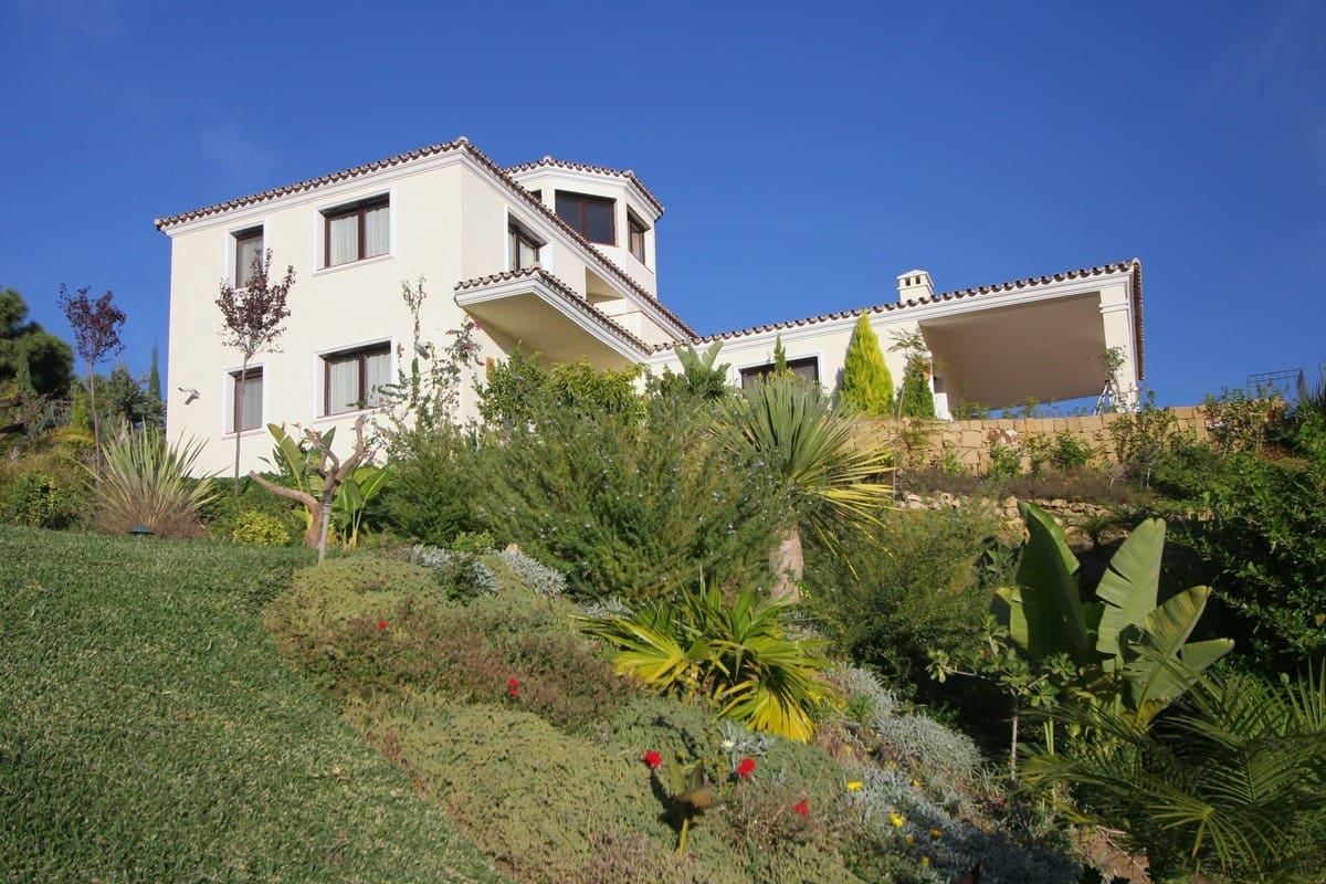 6 soverom Villa til salgs i Benahavis med svømmebasseng garasje - € 2 190 000 (Ref: 9405307)