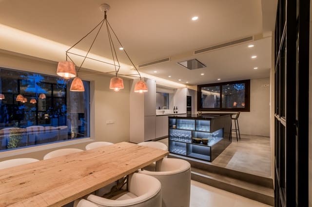 5 quarto Moradia para venda em Marbella com piscina garagem - 2 500 000 € (Ref: 9405308)