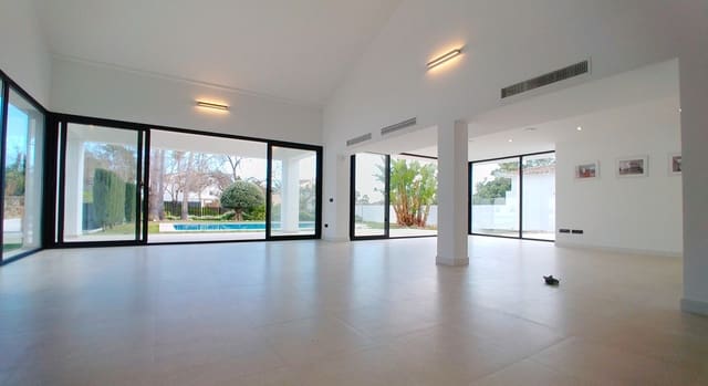 4 soverom Villa til salgs i San Pedro de Alcantara, Marbella med svømmebasseng garasje - € 1 499 000 (Ref: 9405309)