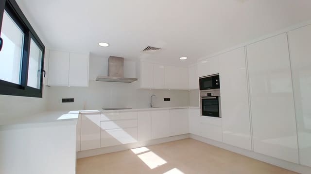 4 soverom Villa til salgs i San Pedro de Alcantara, Marbella med svømmebasseng garasje - € 1 499 000 (Ref: 9405309)